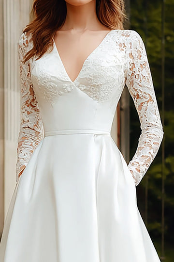 Ivoire Col V Une Ligne Manches Longues Robe de mariée avec dentelle